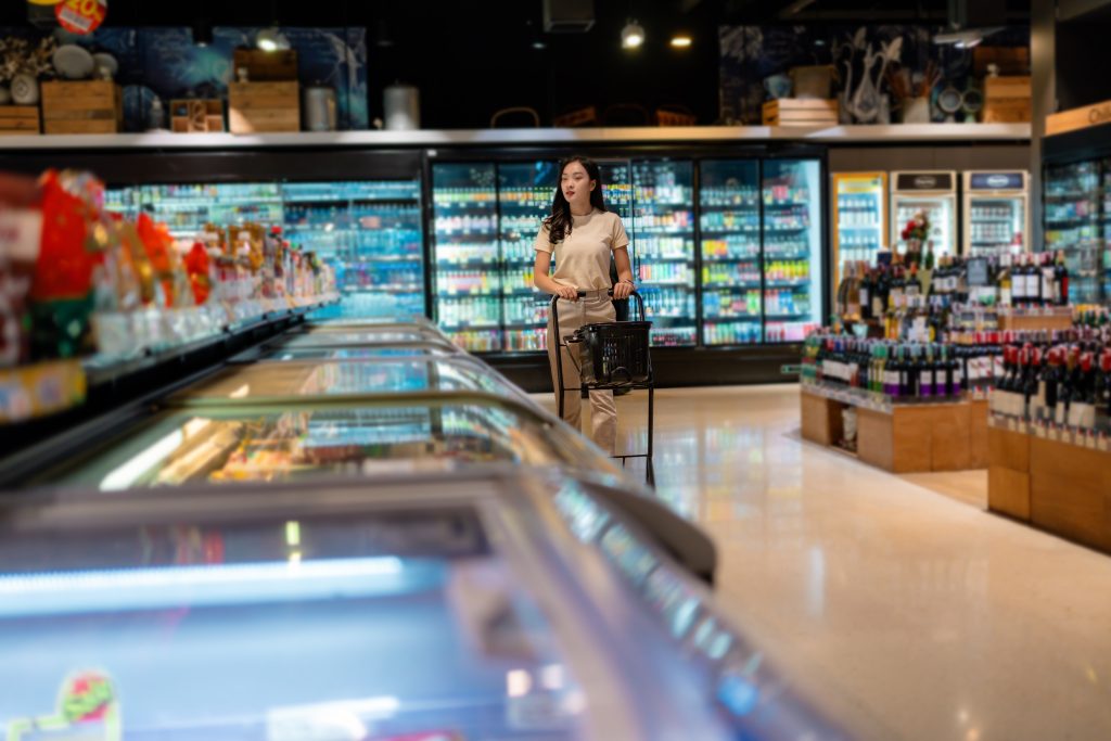 Supermarkets & Retail Chains